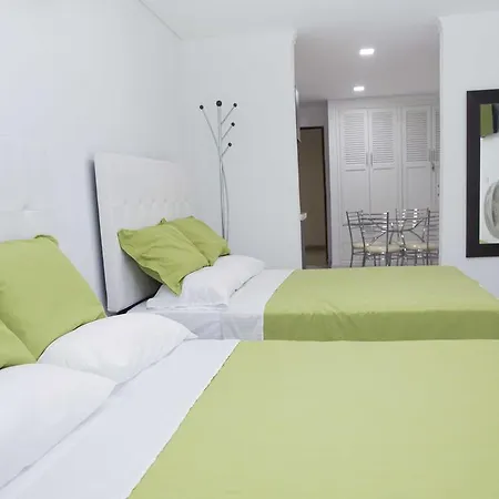 1904 El Laguito Apartamento *