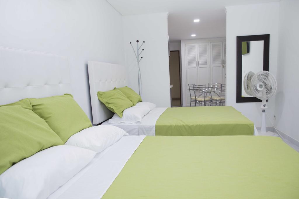 1904 El Laguito Apartamento *